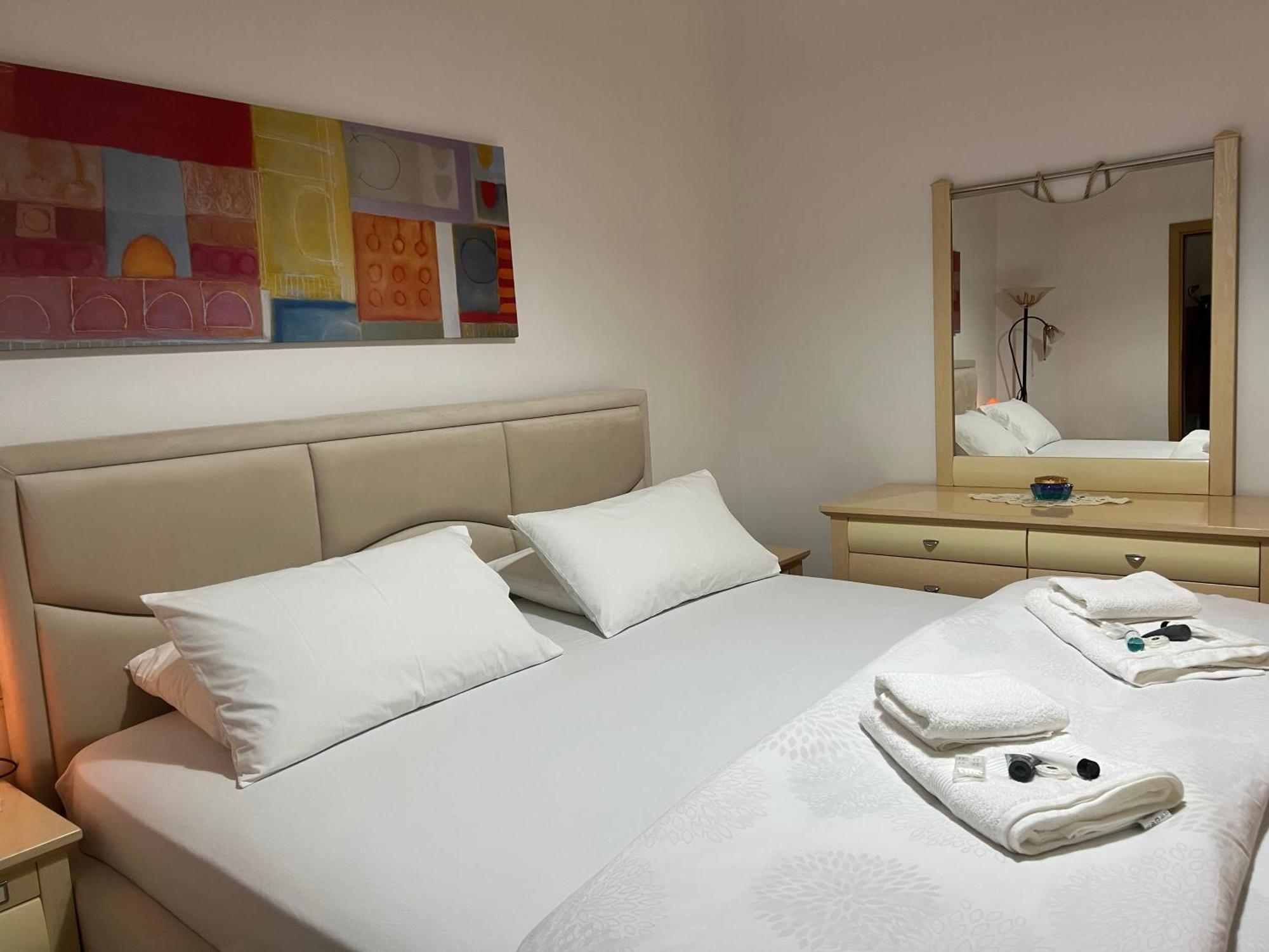 Rita Apartment ティラナ エクステリア 写真
